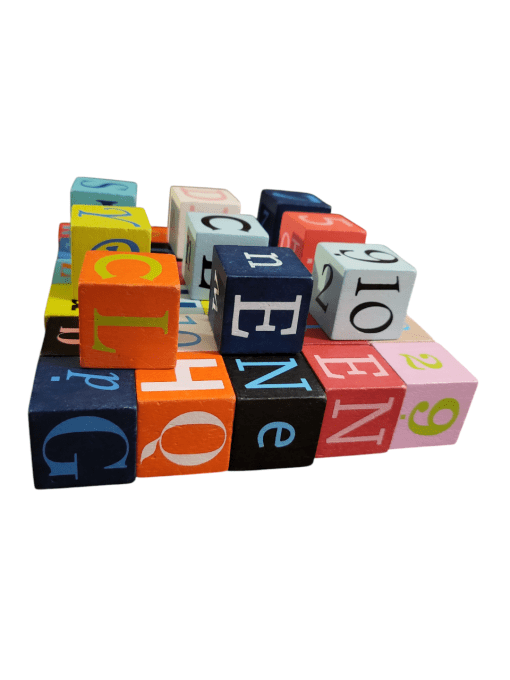 cubes chiffres et lettres ( dès 1 an )